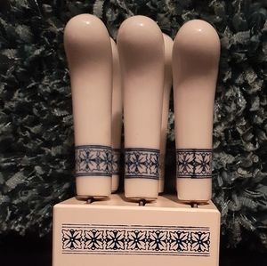 Porcelain butter knives